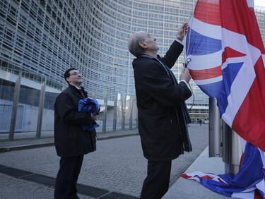 ЕНП: Бързи преговори с Великобритания за излизане от ЕС ще спрат заразния популизъм в Европа