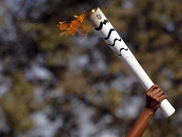 Атакуваха олимпийския огън в Бразилия