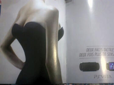 PS Vita е жена с четири гърди?