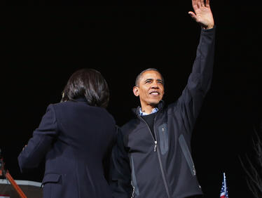 Барак Обама спечели втори мандат в Белия дом, сочат ранните резултати