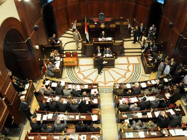 Египетският парламент одобри черновата на конституцията