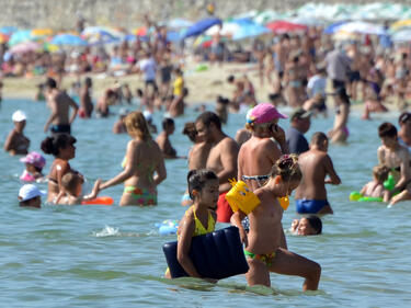 Повече чужди туристи са посетили България това лято