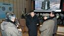 <p>Ким Чен Ун си направи снимки в космодрума и покани служителите да посетят заедно гробницата на Ким Ир Сен</p>
