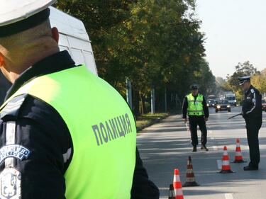 Румънски и гръцки полицаи помагат на родните униформени в Банско 
