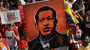 <p>Привърженици на Чавес му се заклеха във вярност на митинг пред президенския дворец в Каракас</p>