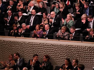 Концерт на трикратно номинирания за Оскар композитор Филип Глас звучи в зала „България“