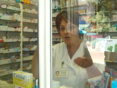 Аптеките спират продажбата на лекарства към НЗОК
