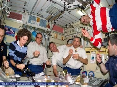 Какво ядат астронавтите?