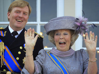 Холандската кралица Беатрикс ще носи вече титлата принцеса