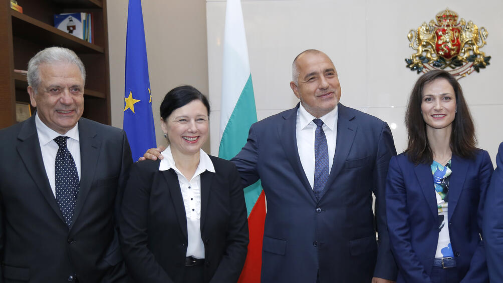 Премиерът Бойко Борисов проведе среща с еврокомисаря по миграция, вътрешни