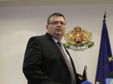 Цацаров поиска главата на прокурора, провалил делото "САПАРД"