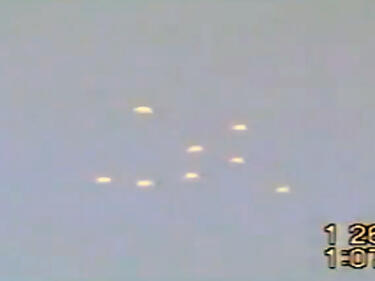 Краят: Заснеха 8 НЛО-та, маскирани като гъски