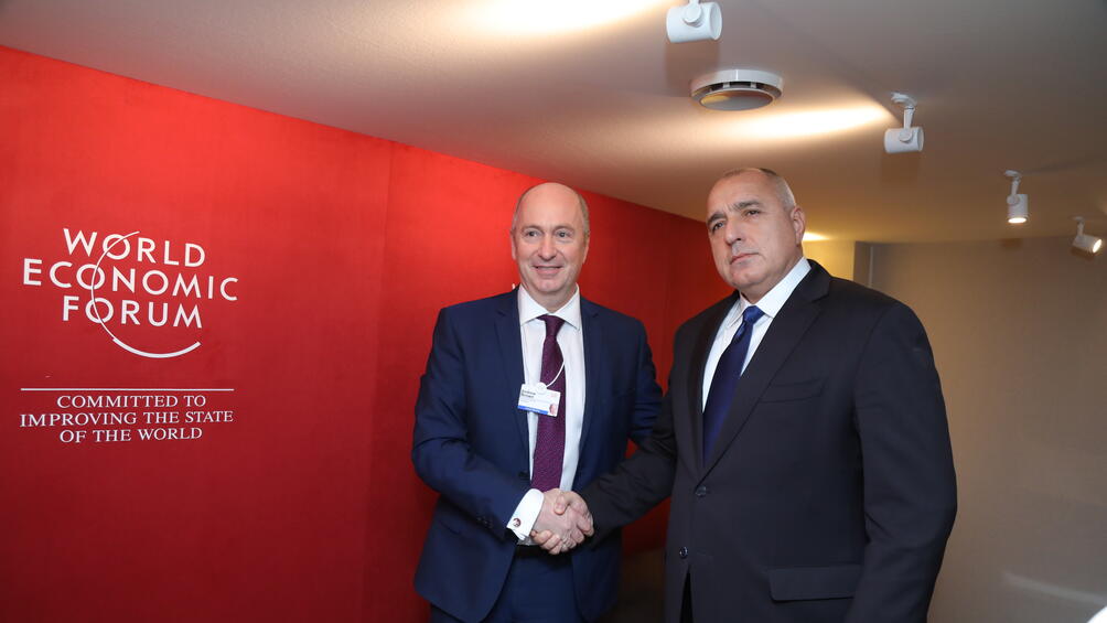 Министър-председателят Бойко Борисов и ръководителят на департамента за международен добив