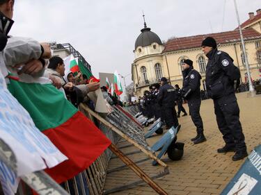 Арестуваха протестираща в София 