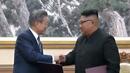 Лидерите на Северна и Южна Корея с историческо споразумение