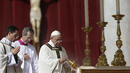 Франциск се поклони пред мощите на предшественика на всички папи