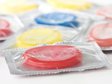 Бил Гейтс дава 100 хиляди долара за хай-тек презервативи
