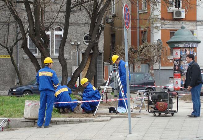 В Пловдив монтираха първия модул на новите автобусни спирки