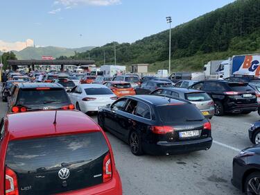 Ужасна тапа на сръбско-българската граница заради гастарбайтери и курортисти