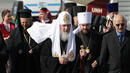 Руският патриарх Кирил иска жените да си стоят вкъщи, а мъжете - да работят