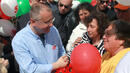 Пенсионери задръстиха Южния парк с червени балони
