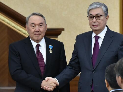Президентът на Казахстан обвини днес своя влиятелен наставник и предшественик Нурсултан Назарбаев че
