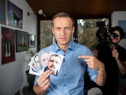 В деня в който Русия обяви опозиционера Алексей Навални за терорист и го