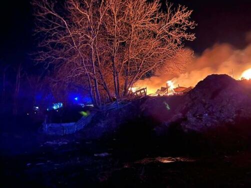 Пожар избухна късно снощи във ферма край великотърновското село Шереметя