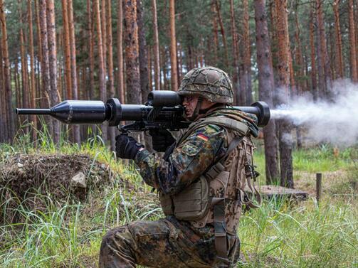 Украинските войници вече са снабдени с немско супер оръжие което