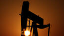 Спад в цената на лекия суров петрол