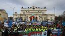 Полицаите у нас продължават с протестите