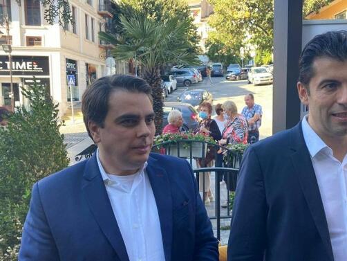 Тази вечер в Пловдив премиерът Кирил Петков и вицепремиерът и министър на