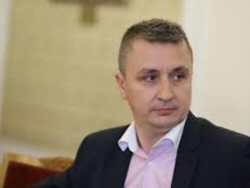 Министърът на енергетиката Александър Николов депозира тази сутрин своята оставка