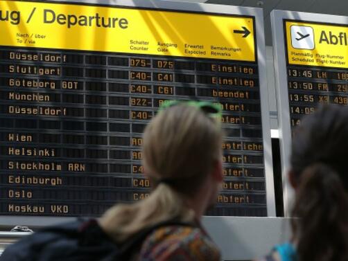 Хиляди полети са отменени от летищата в Европа и САЩ
