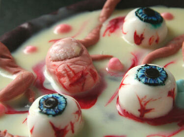 А вие бихте ли хапнали от тази торта? 