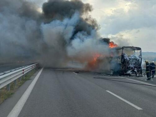 Автобус е изгорял на магистрала Тракия в района на Бургас