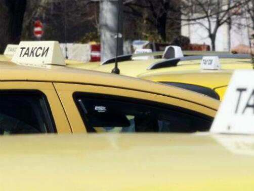 Недоволна и фрустрирана жена се оплака от такси във Варна