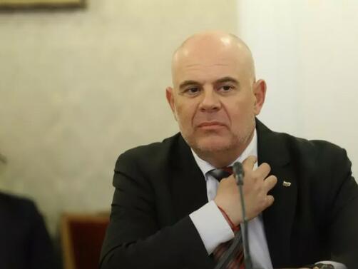 Главният прокурор Иван Гешев обяви че очаква оставката на прокурор