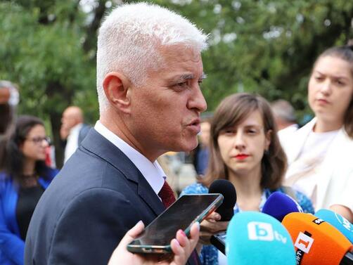 Настоящият военен министър Димитър Стоянов който се счита за един