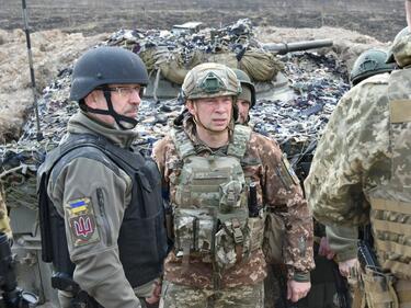 Военният министър: Киев иска от нас зенитно-ракетни комплекси, боеприпаси и бронетанкова техника