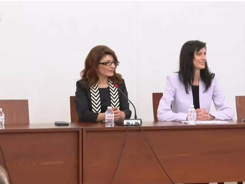 Кандидатът за министър председател на ГЕРБ СДС Мария Габриел заяви че първото