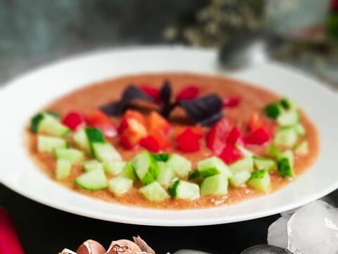 Гаспачо  е традиционна испанска супа известна със своята освежаваща и