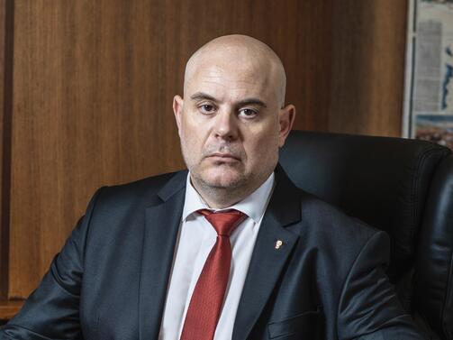 Доскорошният главен прокурор Иван Гешев се оплака че девети ден