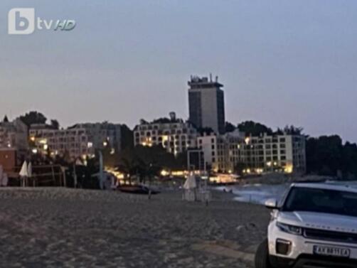 Туристи заснеха джип на плаж Кабакум във Варна В неделя