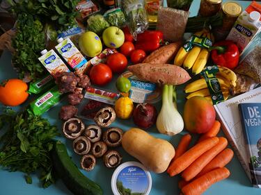 Диетолог посочи прост трик за премахване на пестицидите в плодовете и зеленчуците 