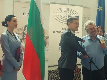Манол Пейков бе избран и награден като "Европейски гражданин за 2023 година" СНИМКИ