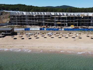 Задава се краят на строежите край плажа - променят Закона за черноморското крайбрежие