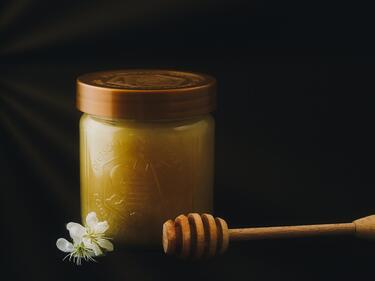 Рекордно висока цена на българския мед тази година
