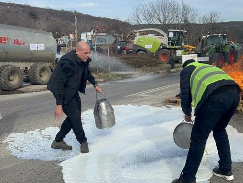 Трети ден се очаква земеделски производители в страната да излязат