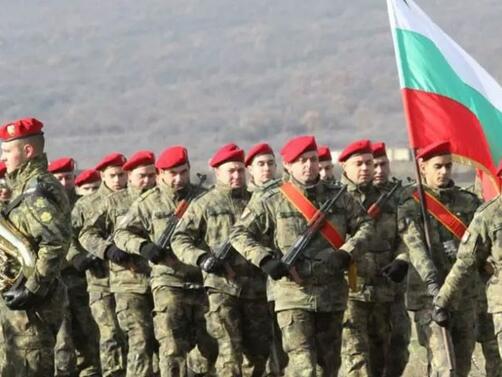 Повече от една пета от българската армия е само на